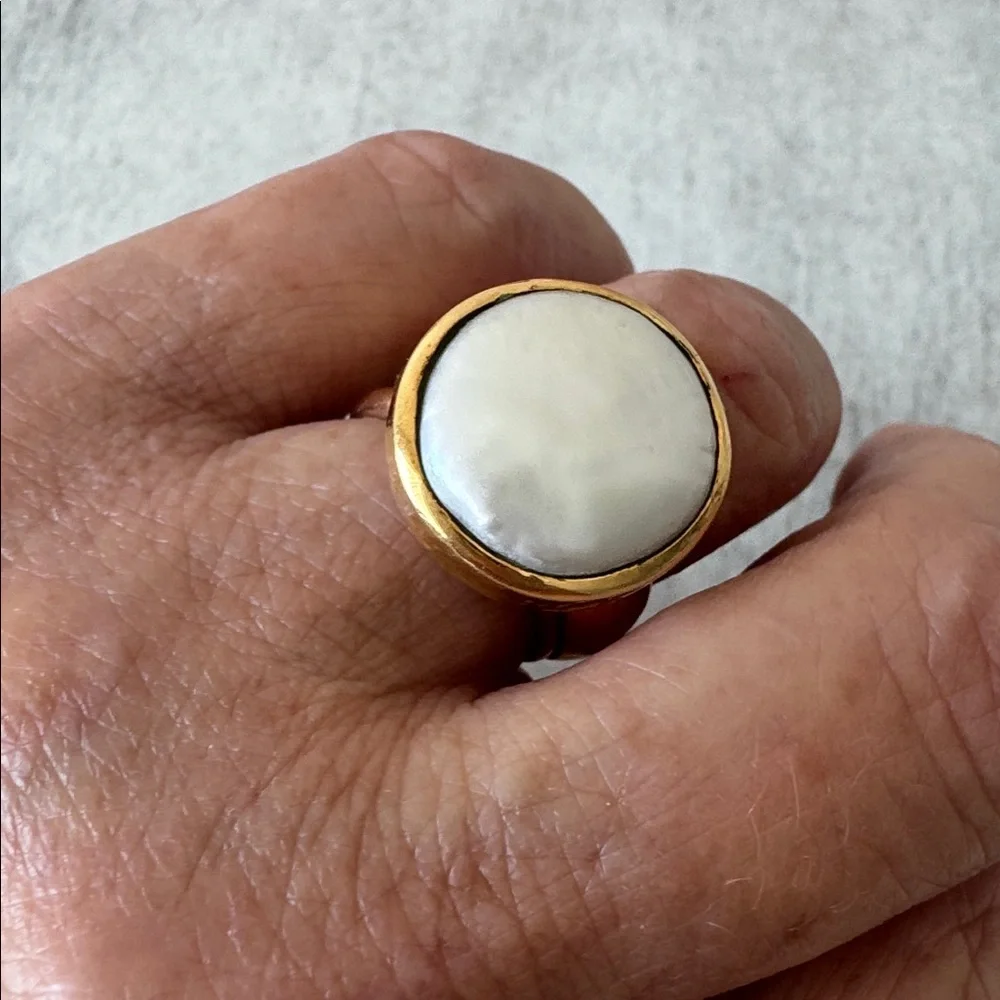 SHAANTI JEWELS Gold Plated 925 Sterling Silver Baroque Moth of Pearl Ring 7.5